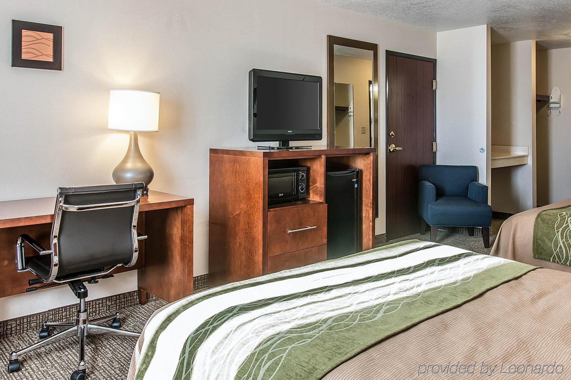 Bluffton Inn & Suites Exterior photo